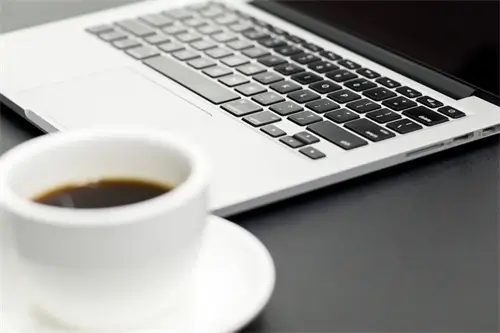 旅游火车充电口在哪里